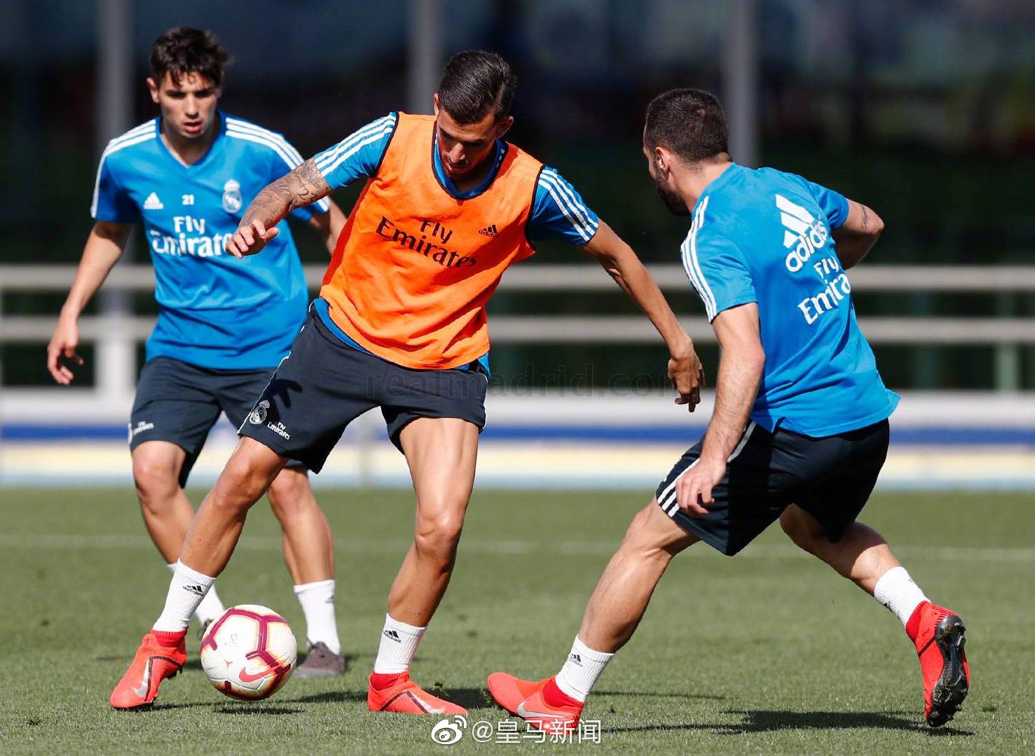 开云体育入口-风云突变北京首钢集结日完成体检金州勇士迎来里程碑备战欧联,皇家社会再遭质疑备战CBA季后赛看傻球迷(金州勇士队球衣官网)