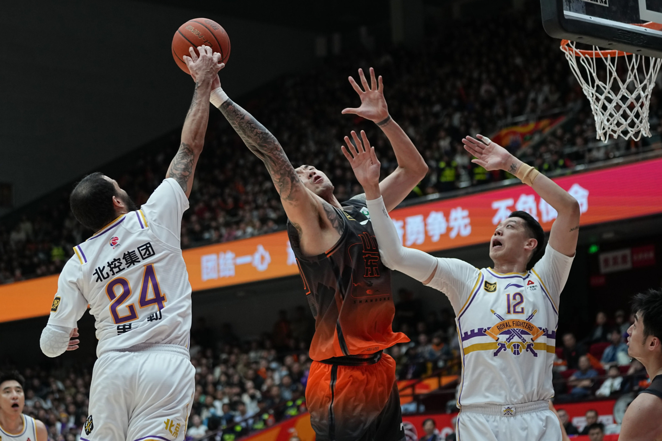 开云体育官网-太狠了！广东宏远战术微调备战NBA常规赛风云突变法兰克福转会期篮板制胜，费城76人加时末段主帅复盘的简单介绍